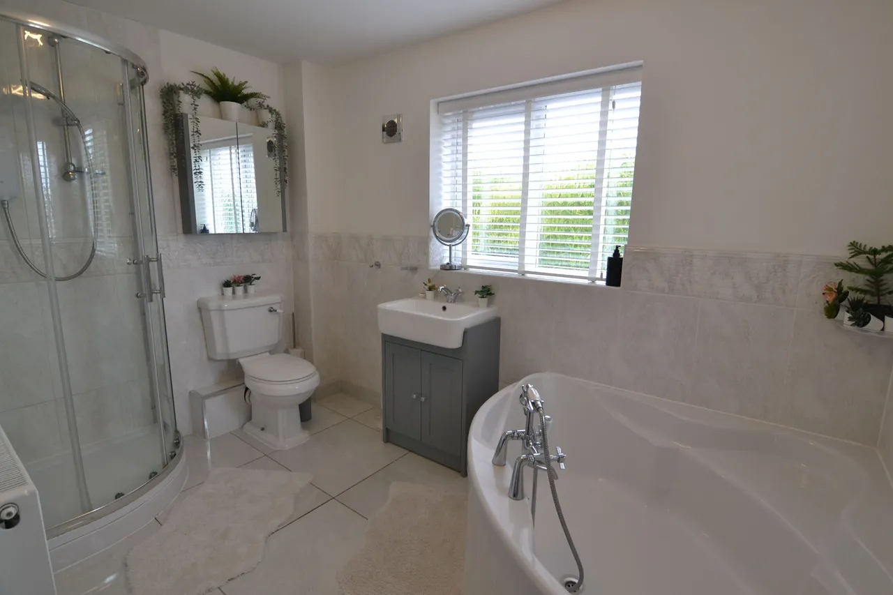 Barbel Drive, Wolverhampton, West Midlands, WV10 0TQ, photo 11
