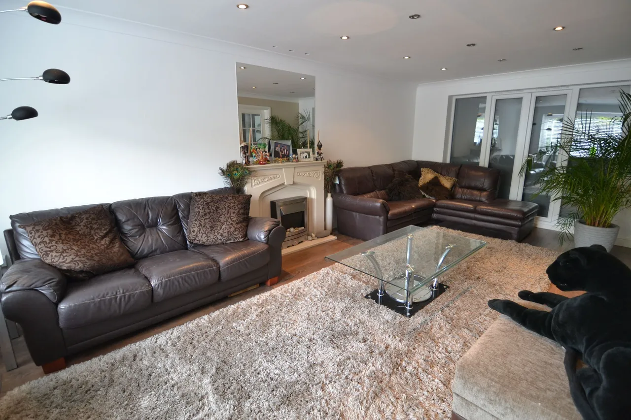 Barbel Drive, Wolverhampton, West Midlands, WV10 0TQ, photo 4
