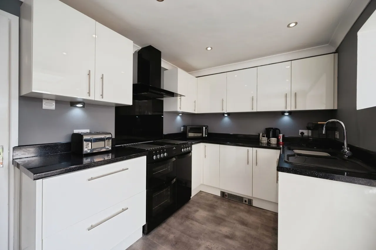 Sidlesham Close, Hayling Island, PO11, photo 2