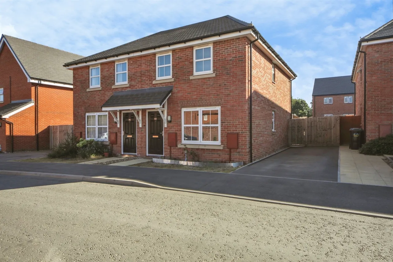 2 bed house for sale — Melvin Way, Woolpit, Bury St. Edmunds