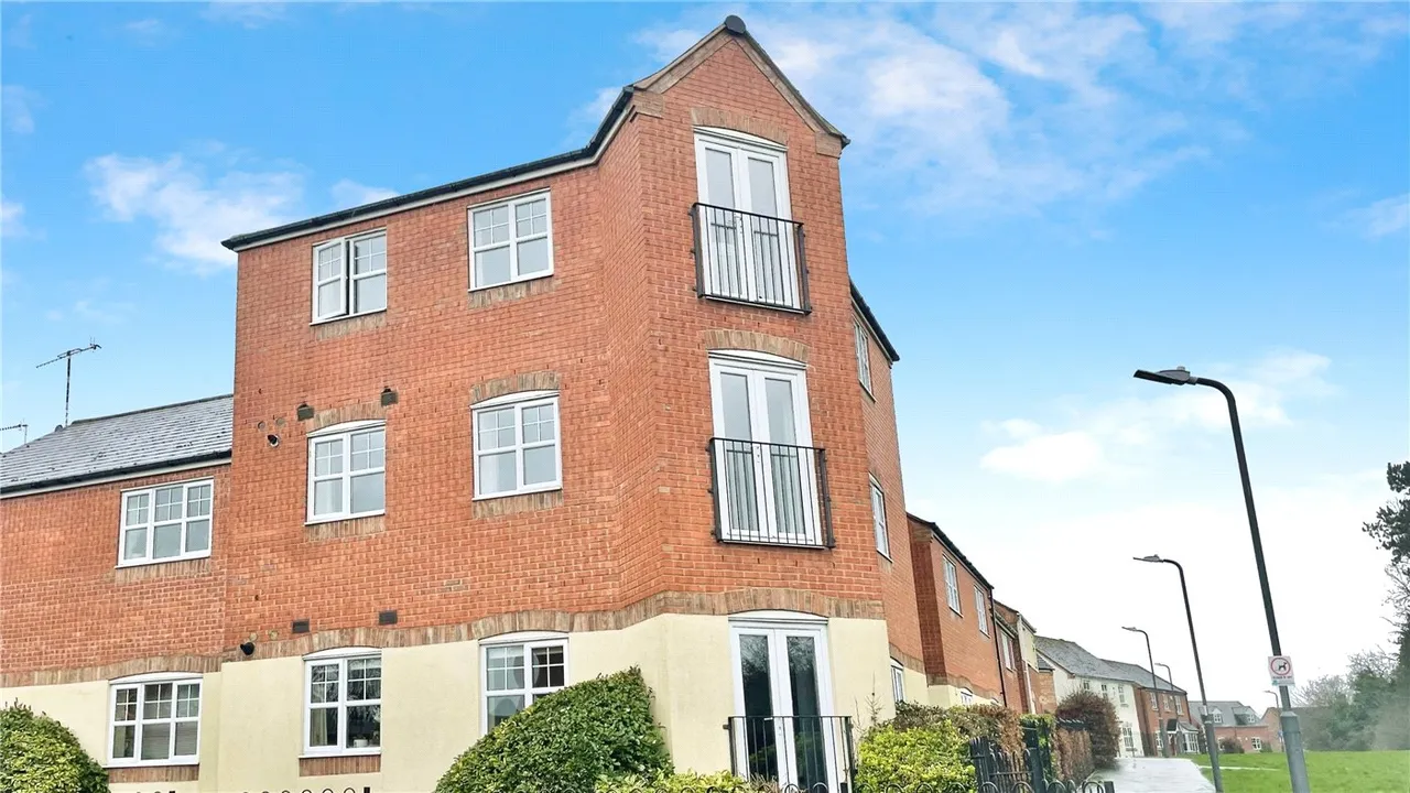 2 bed flat for sale — Lloyds Way, Stratford-upon-Avon, Warwickshire, CV37
