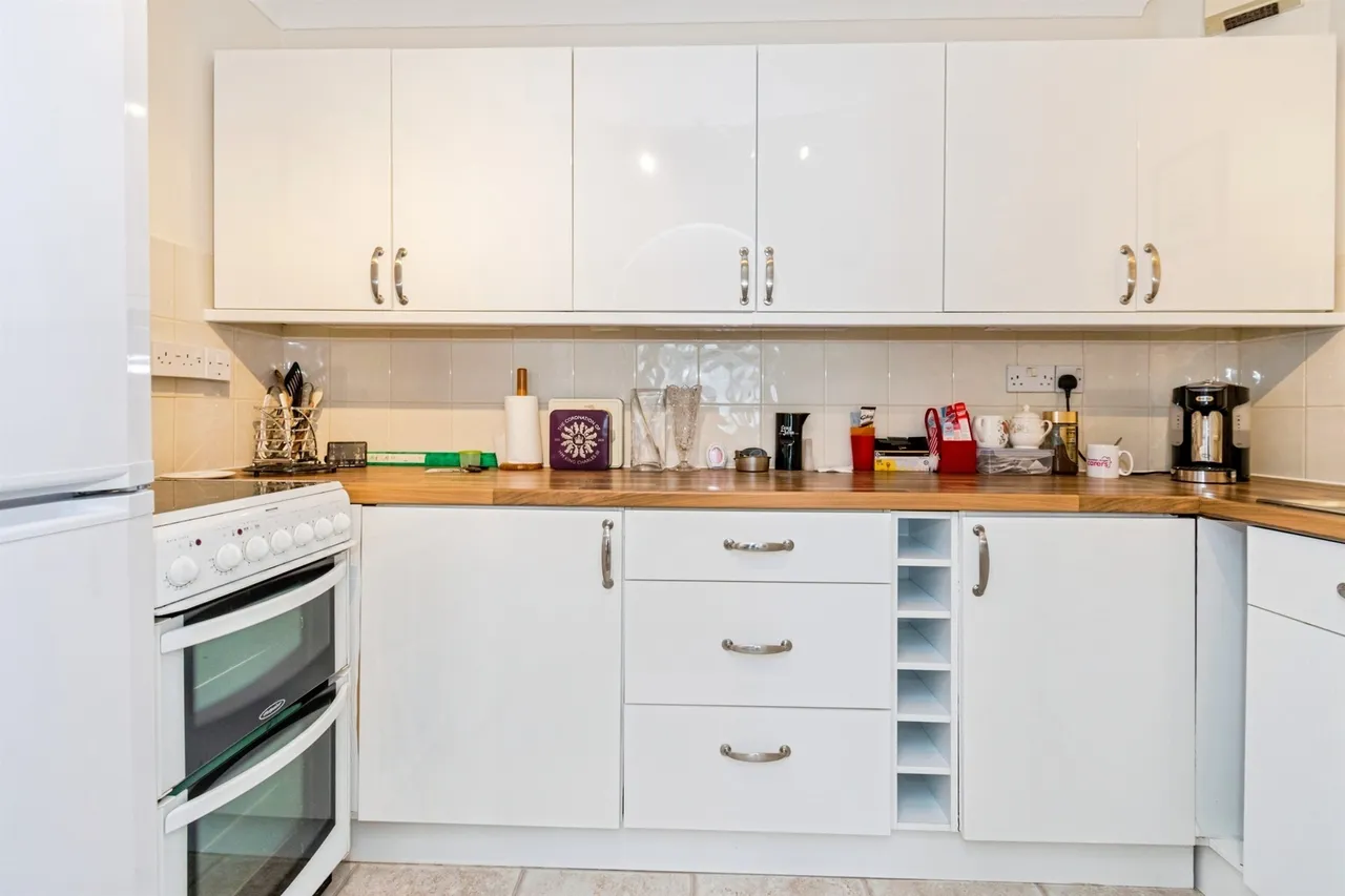Wildern Lane, Hedge End, SO30, photo 2