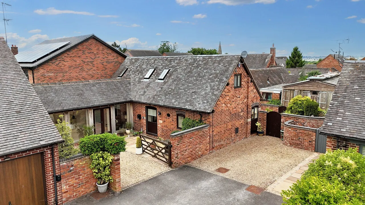 3 bed house to rent, Richards Court, Bednall, ST17