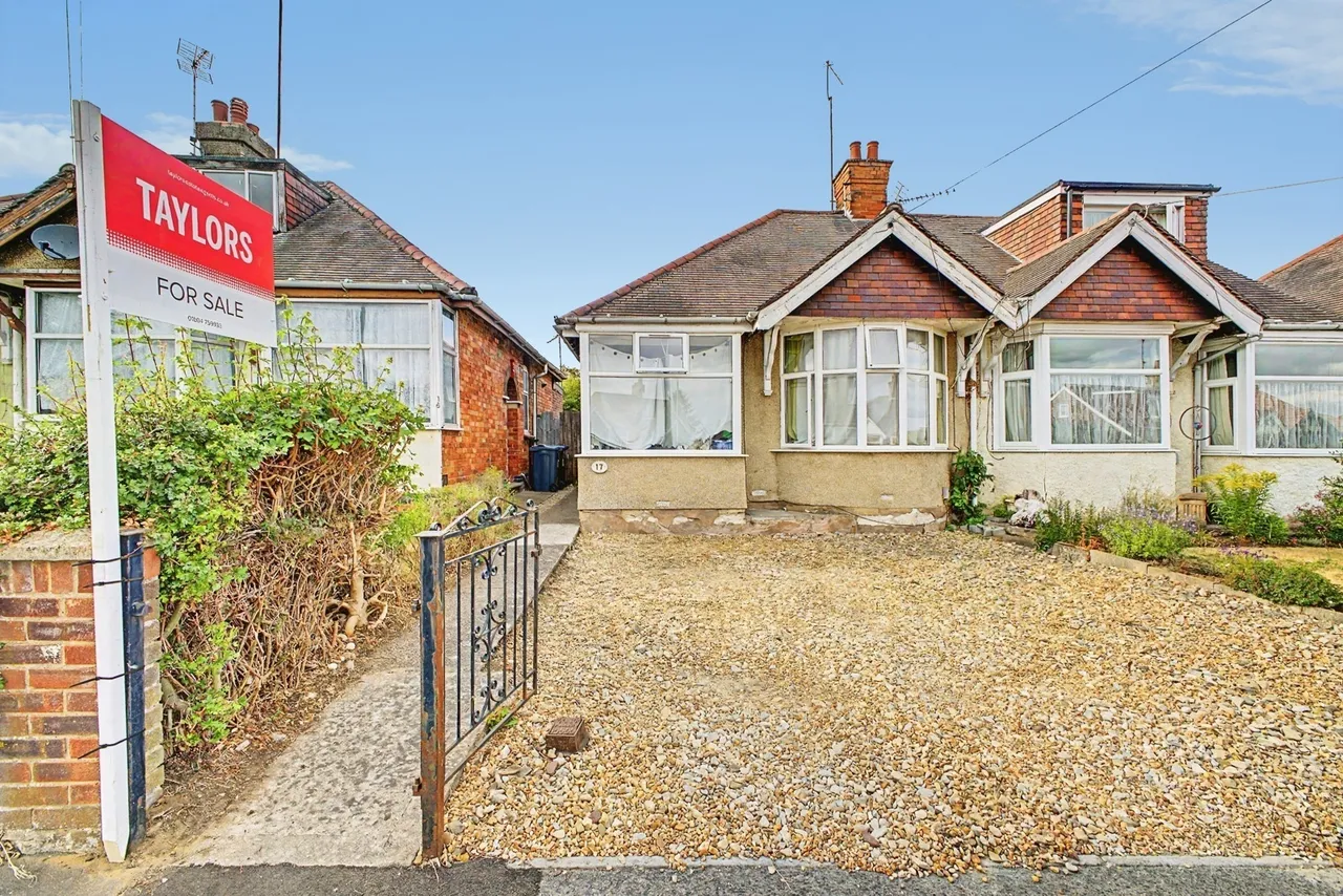 2 bed house for sale — Franklin Crescent, Northampton, Northamptonshire, NN5