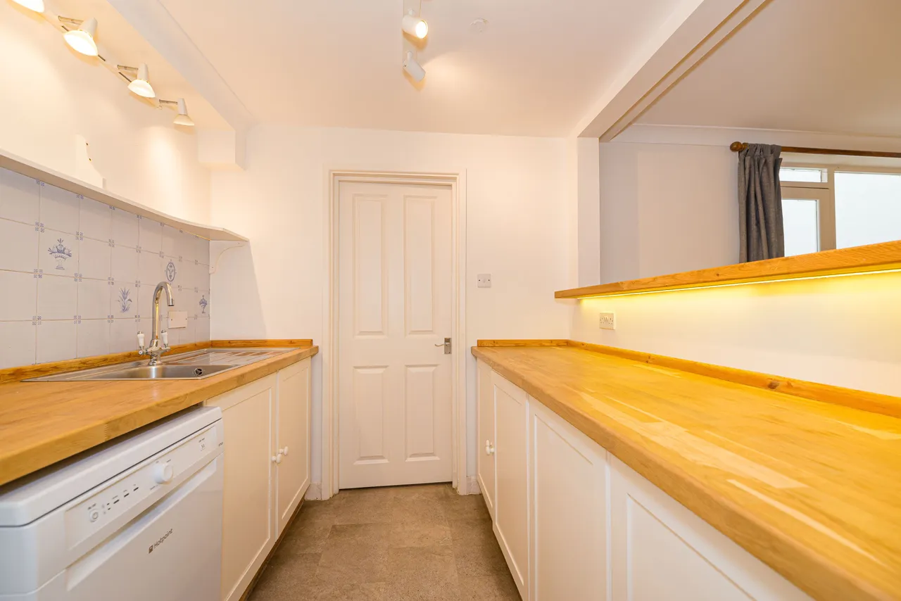 13 Aylesford Street, London, photo 2