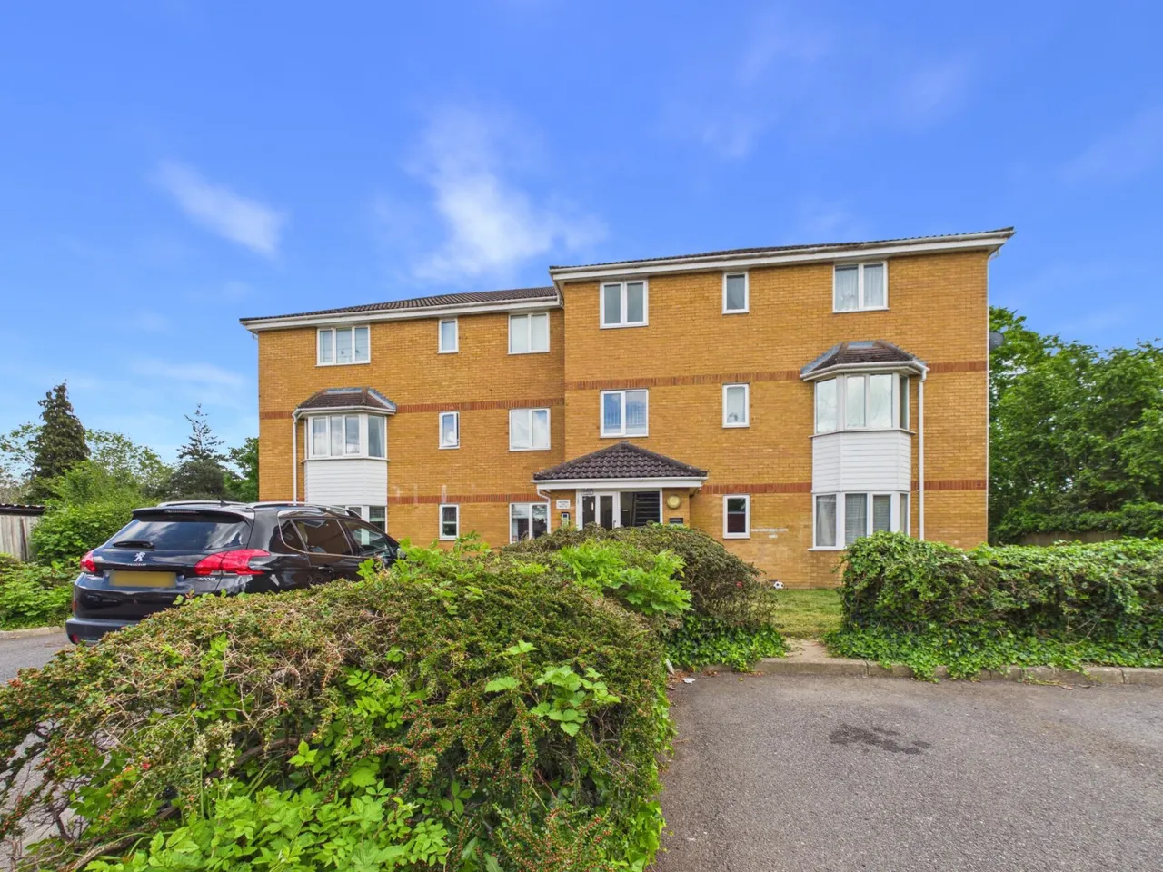 2 bed knightsbridge court, high street, langley,sl3 for sale, High Street, Langley, SL3