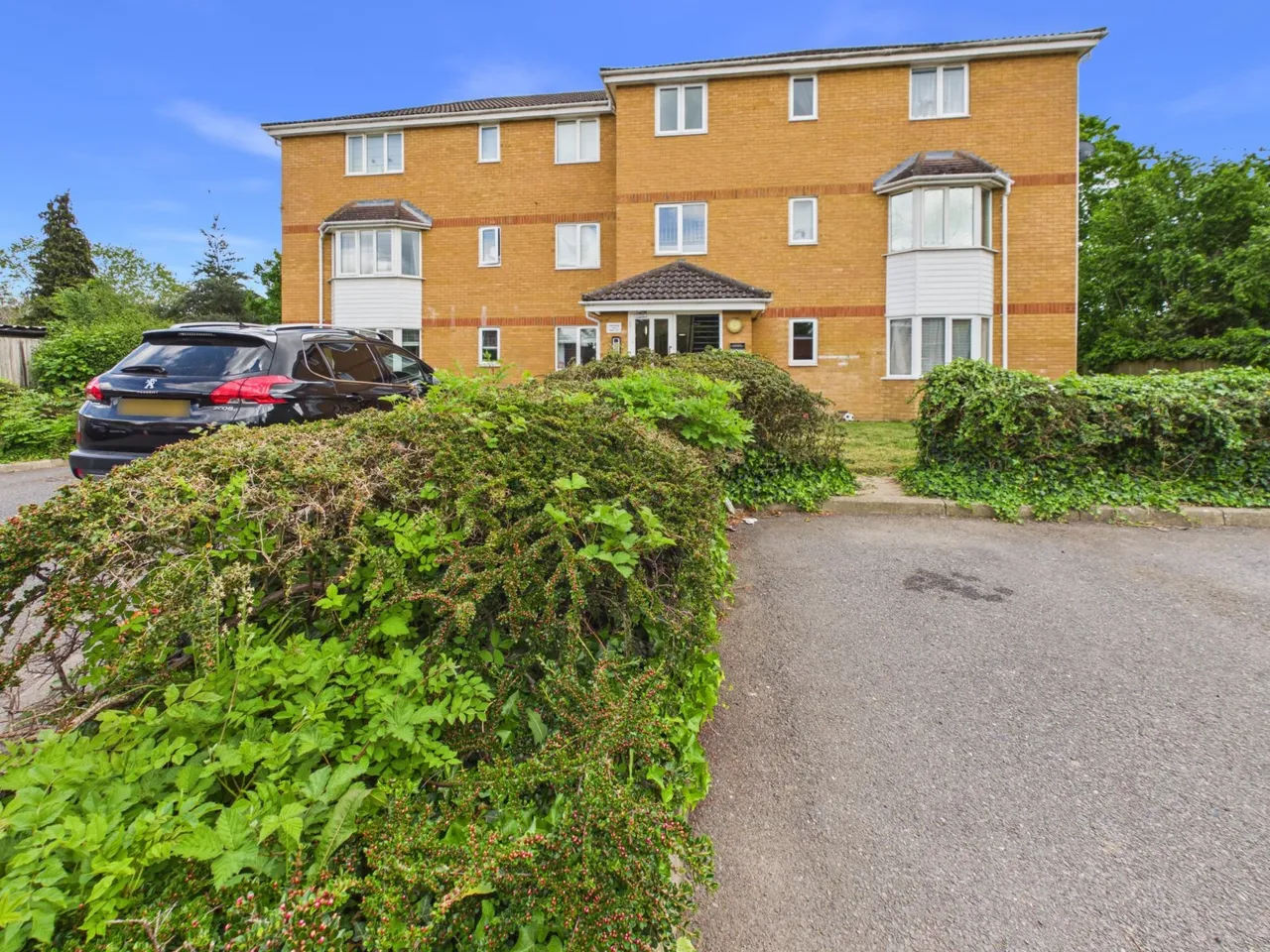 High Street, Langley, SL3, photo 10