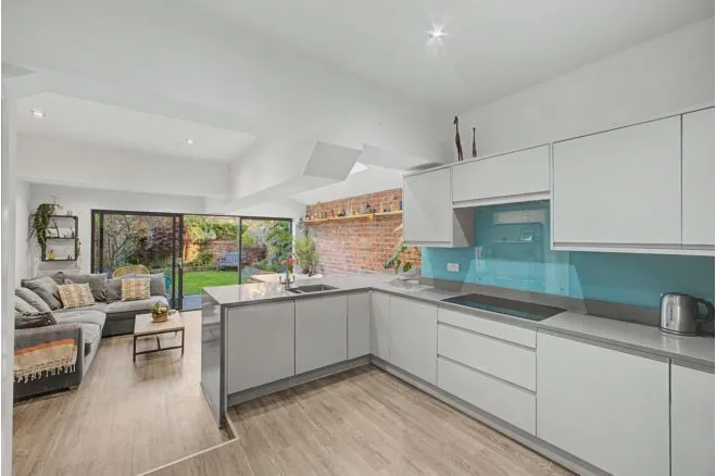 Queens Road, Altrincham, WA15, photo 3
