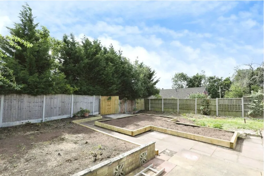 Darley Avenue, CW2, photo 11