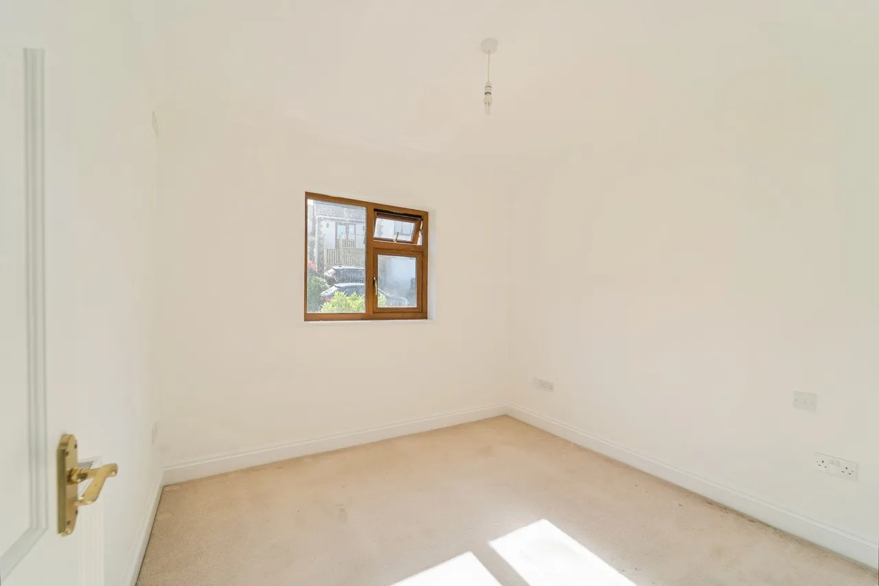 Croesyceiliog, Carmarthen, SA32, photo 13