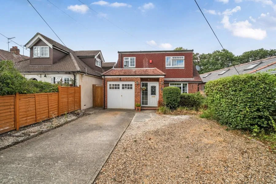 Leslie Road, Chobham, GU24, photo 20