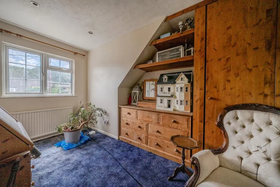 Leslie Road, Chobham, GU24, photo 15