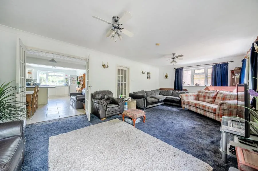 Leslie Road, Chobham, GU24, photo 7