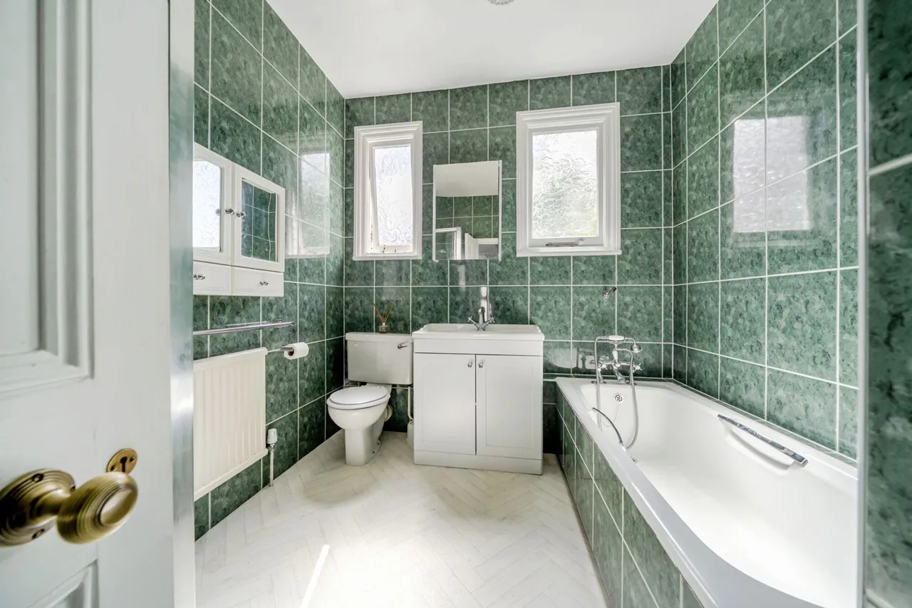 Wendover Road, BR2, photo 32