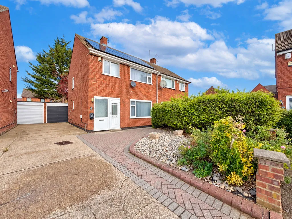 3 bed house for sale, Yew Street, Houghton Regis, LU5