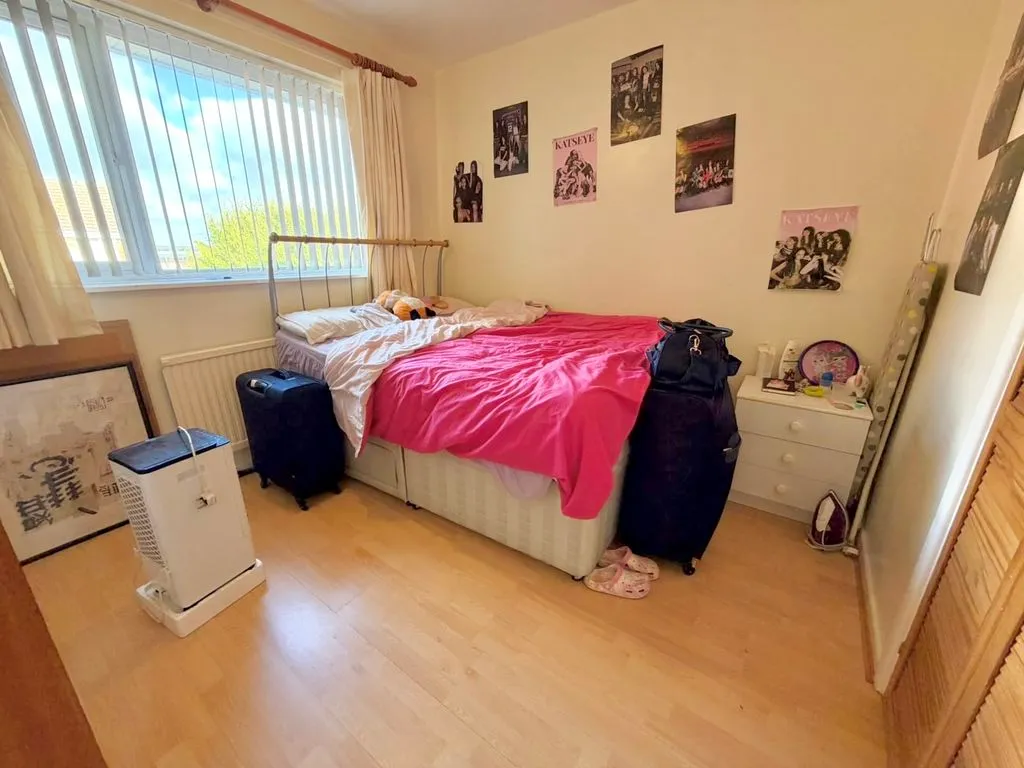 Yew Street, Houghton Regis, LU5, photo 10
