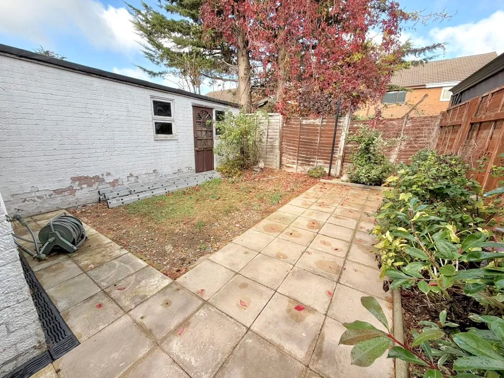 Yew Street, Houghton Regis, LU5, photo 14