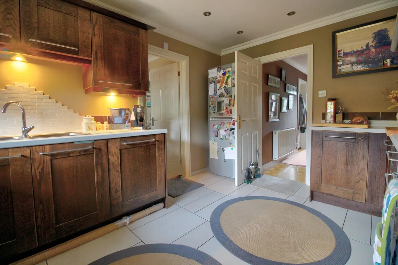 Iris Road, Woking, GU24, photo 9