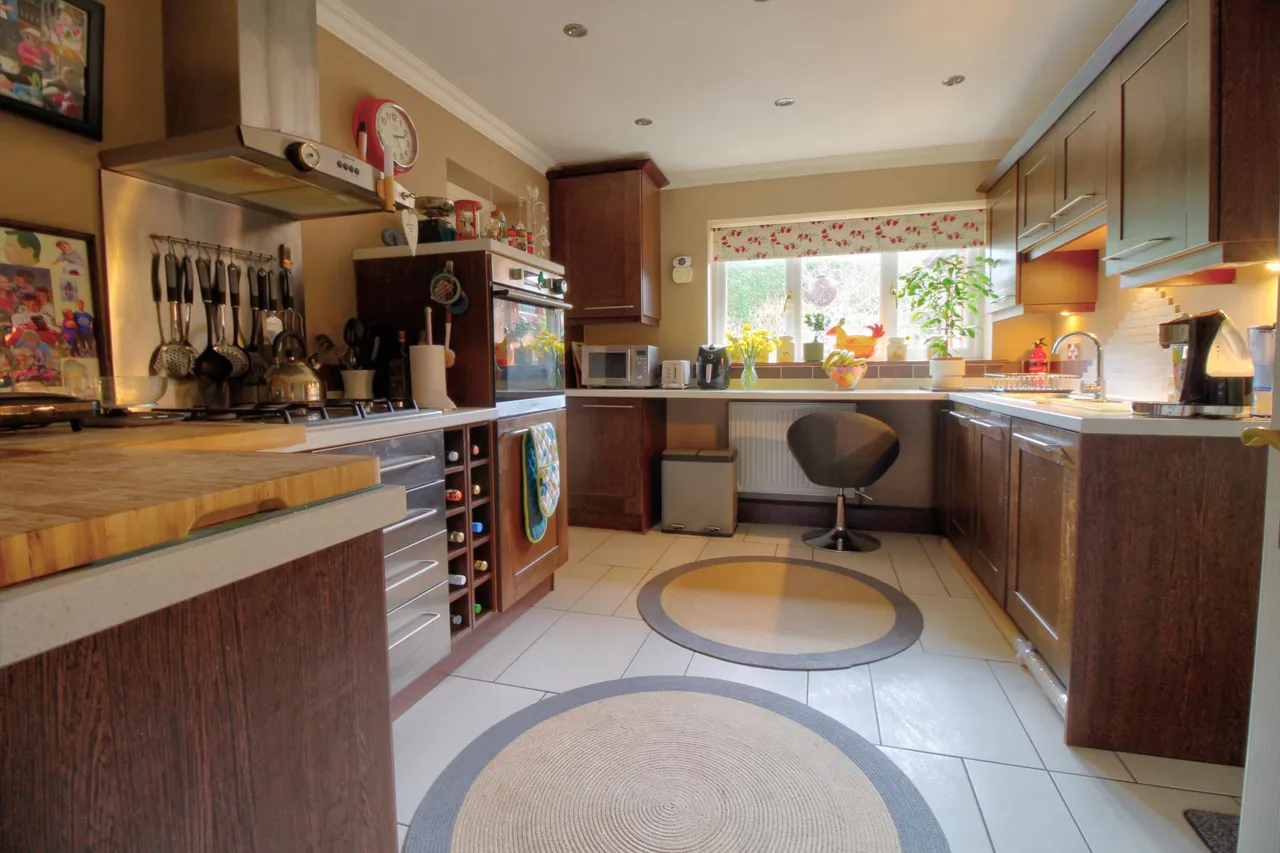 Iris Road, Woking, GU24, photo 6