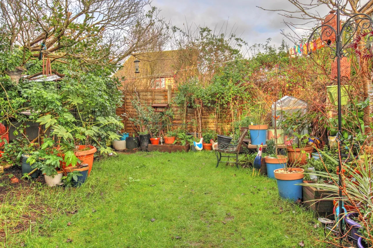 Iris Road, Woking, GU24, photo 31