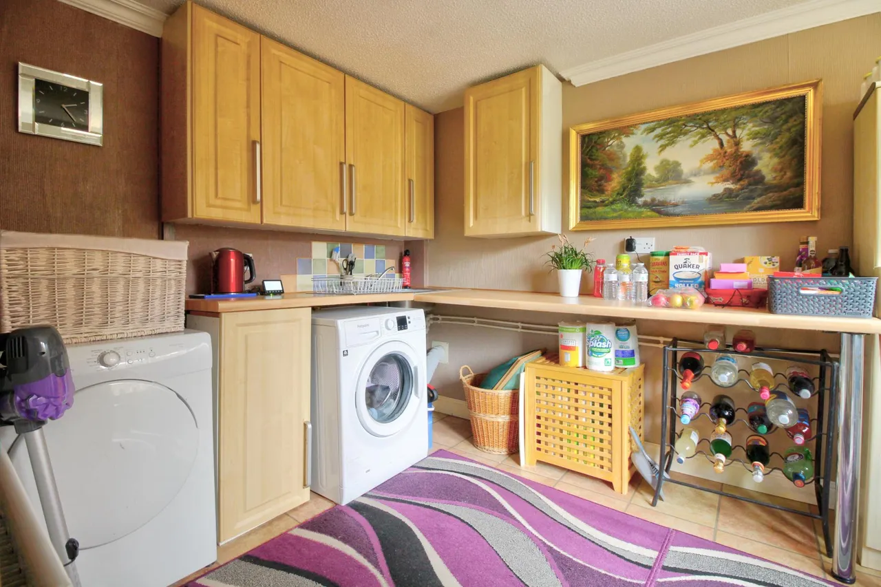 Iris Road, Woking, GU24, photo 13
