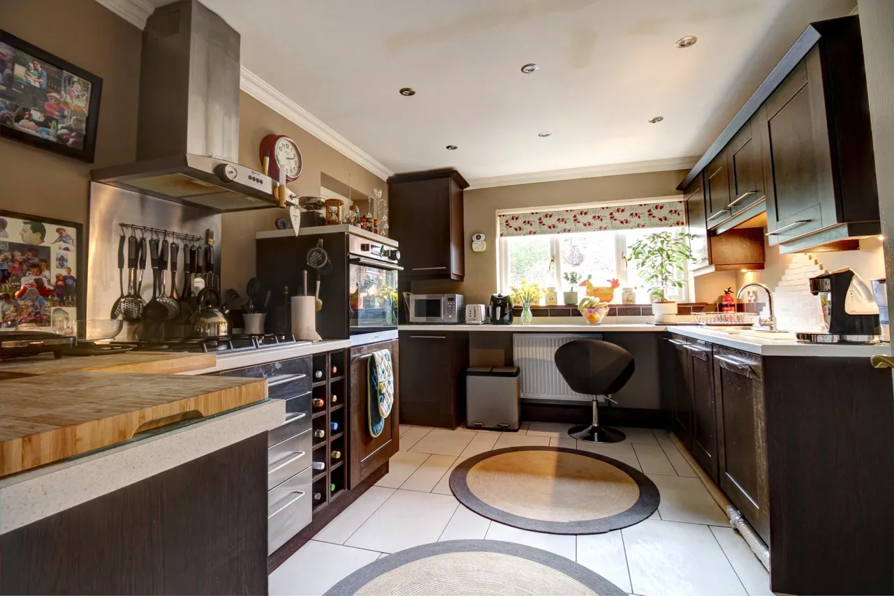 Iris Road, Woking, GU24, photo 10