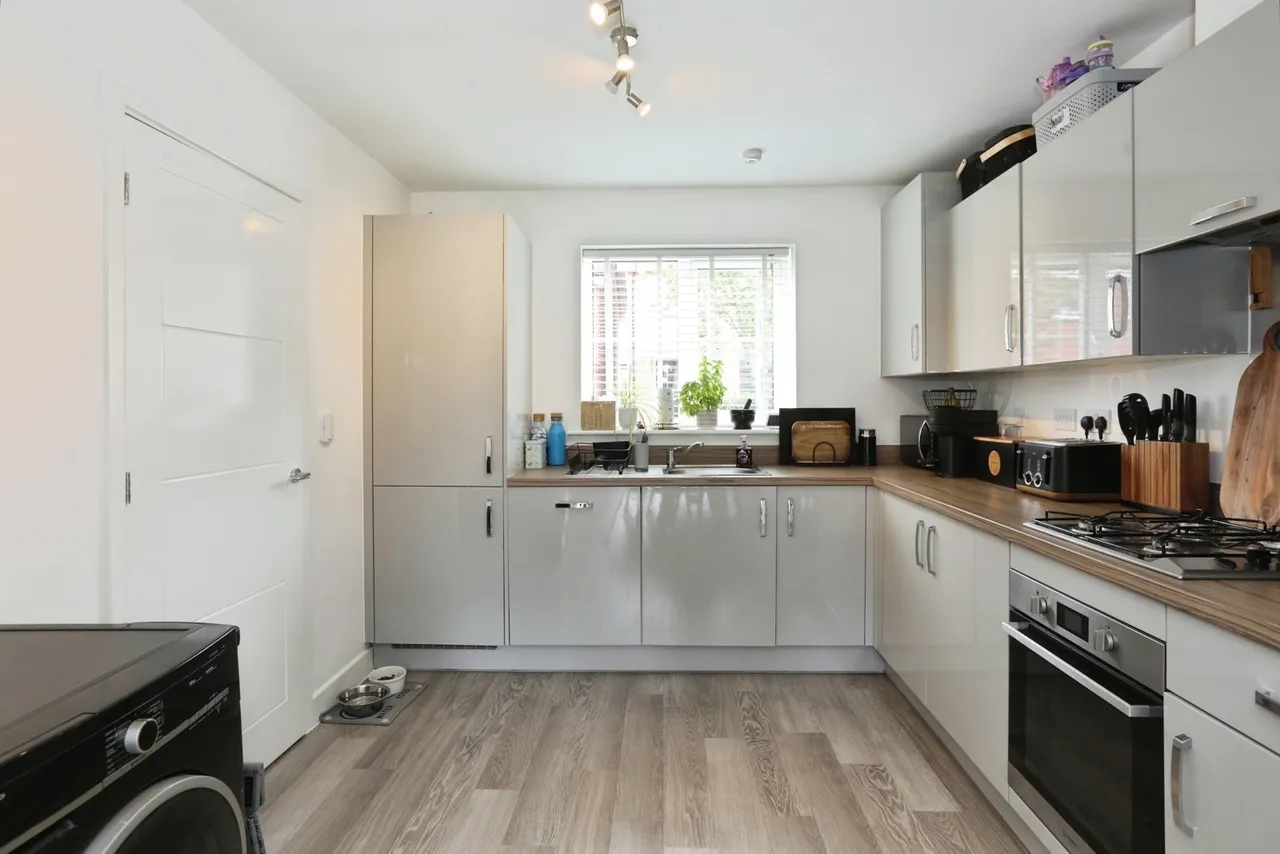 Illett Way, Faygate, RH12, photo 4
