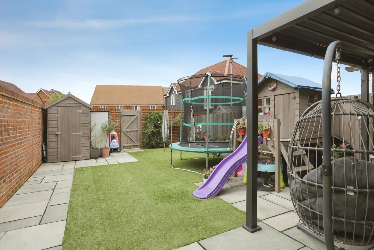 Illett Way, Faygate, RH12, photo 15