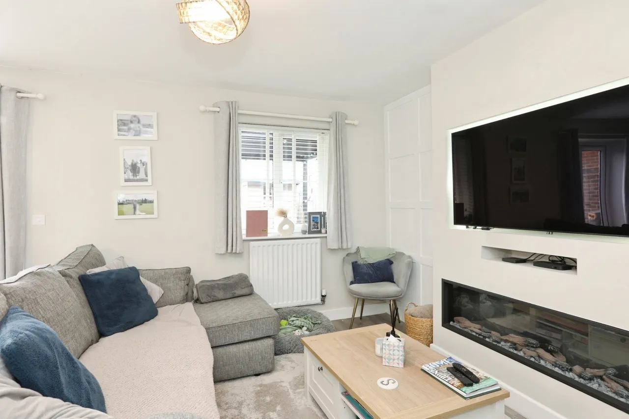 Illett Way, Faygate, RH12, photo 7