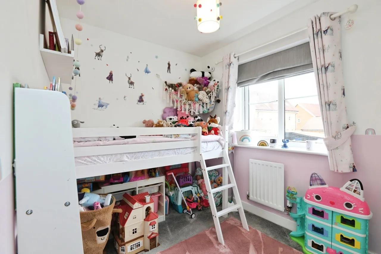 Illett Way, Faygate, RH12, photo 12