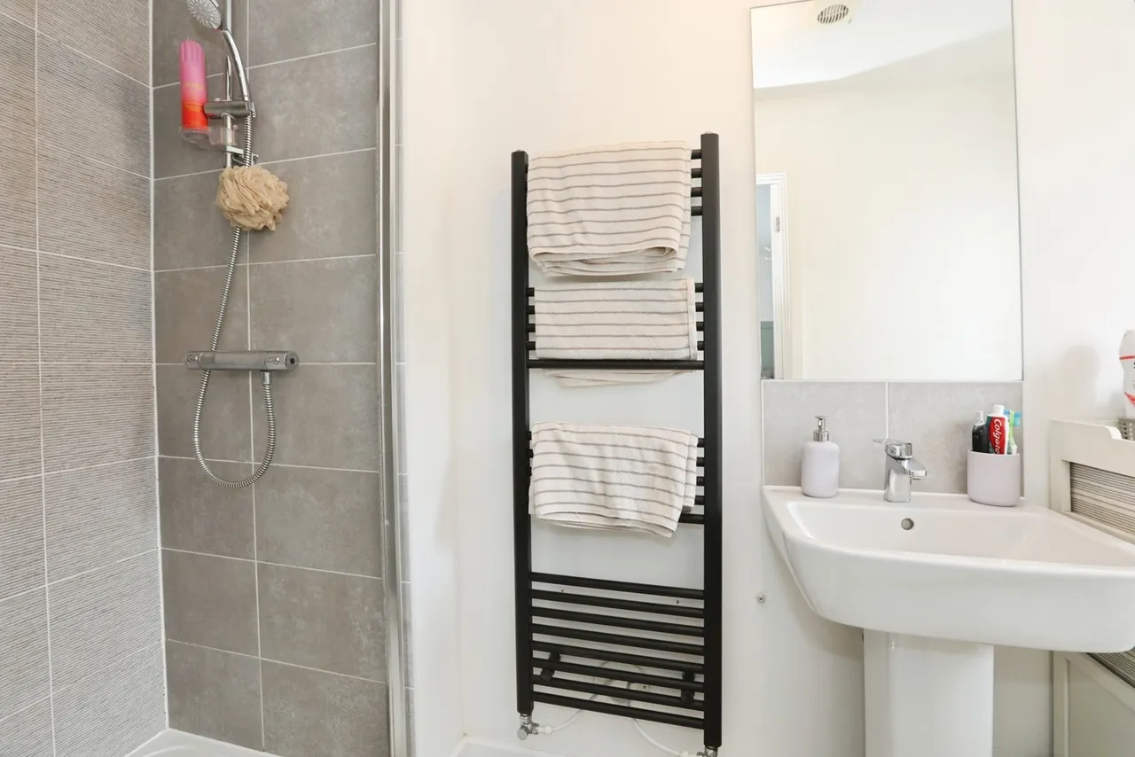 Illett Way, Faygate, RH12, photo 14