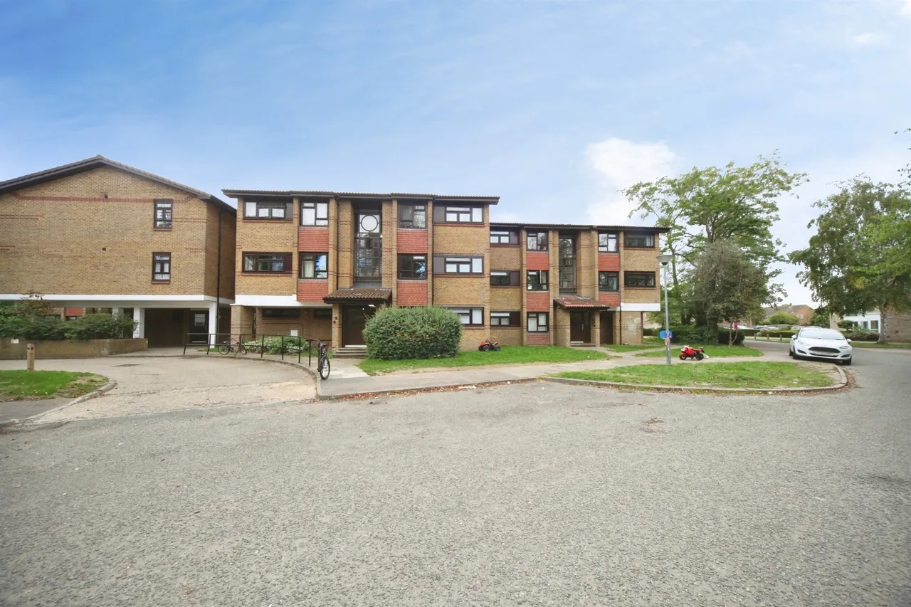 2 bed flat for sale, Vincent Road, Luton, LU4