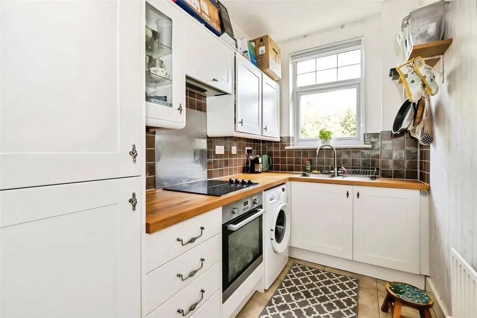 Manor Court, Manor Drive, Surbiton, KT5, photo 2