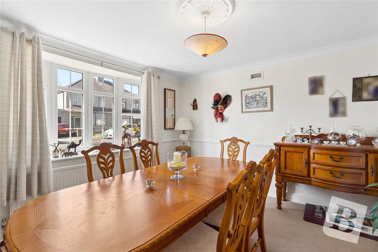 Laburnham Gardens, Upminster, RM14, photo 8