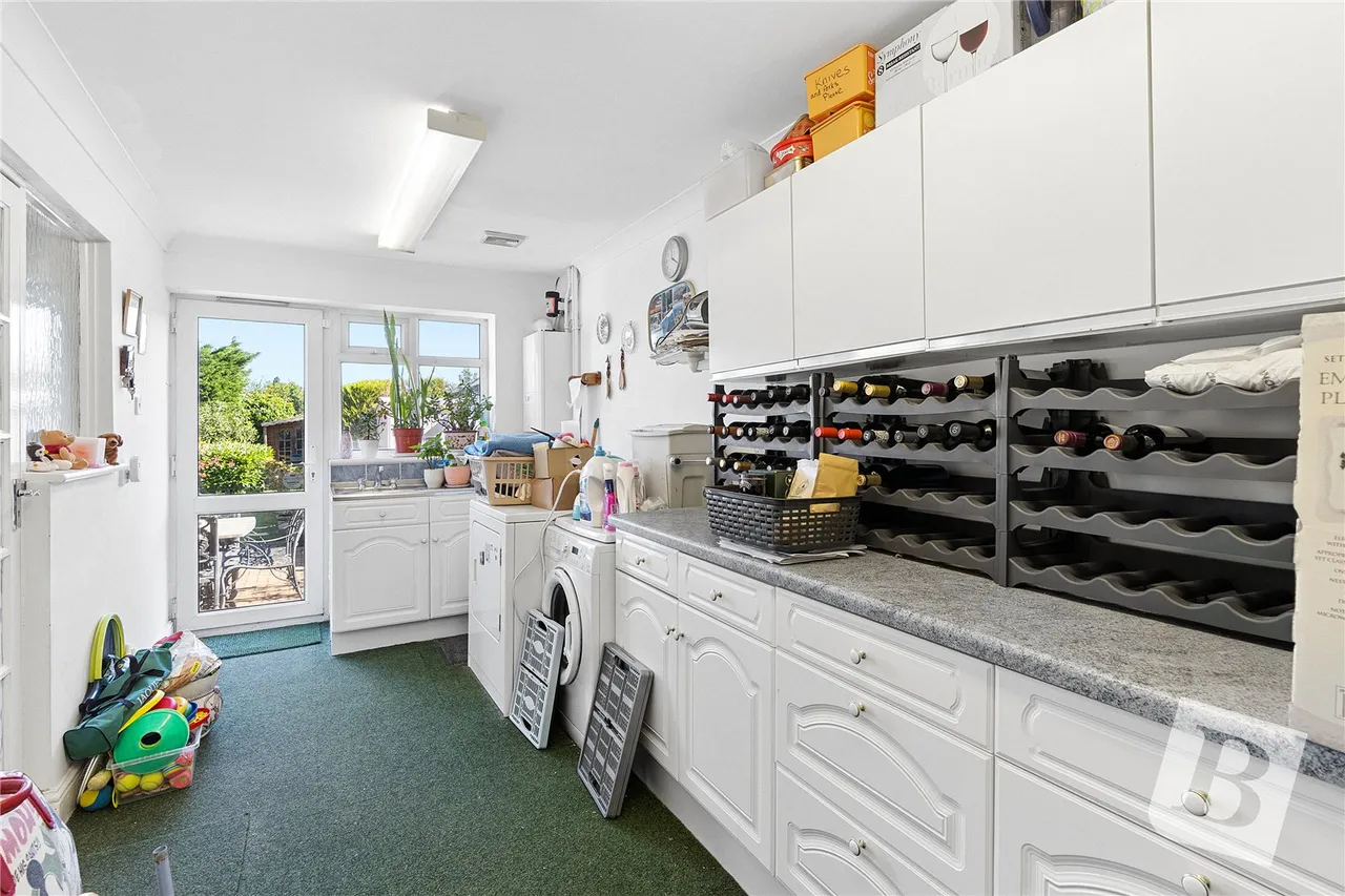 Laburnham Gardens, Upminster, RM14, photo 12