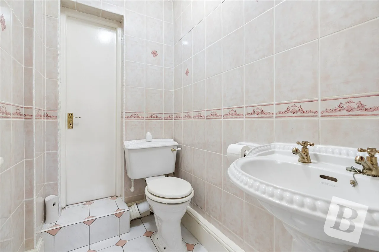 Laburnham Gardens, Upminster, RM14, photo 11