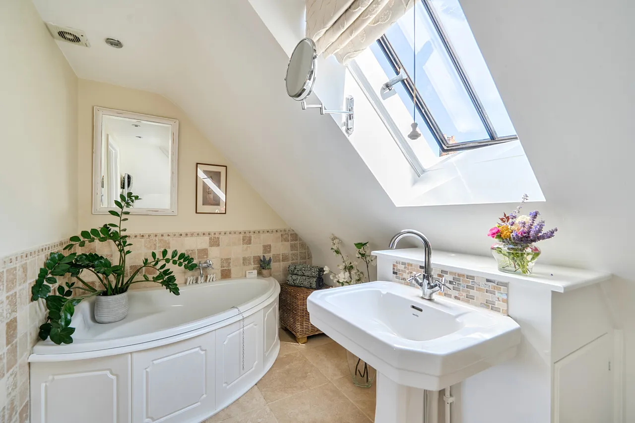 Upper Gatton, Reigate, RH2, photo 8