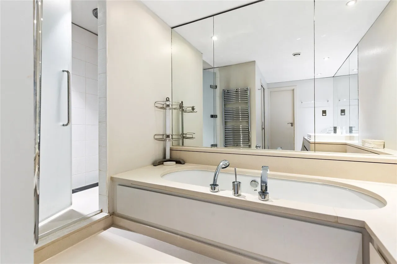 Royal Crescent Mews, London, W11, photo 11