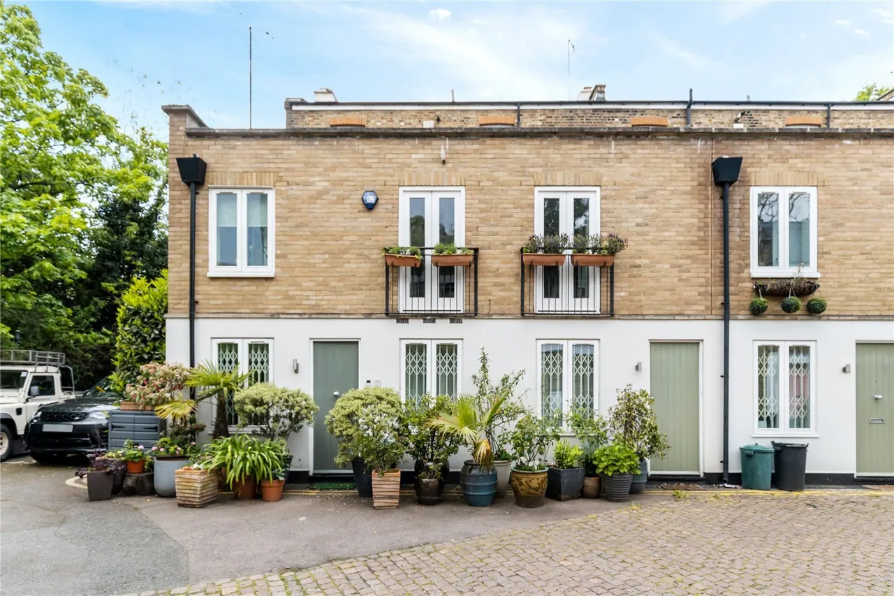 Royal Crescent Mews, London, W11, photo 10