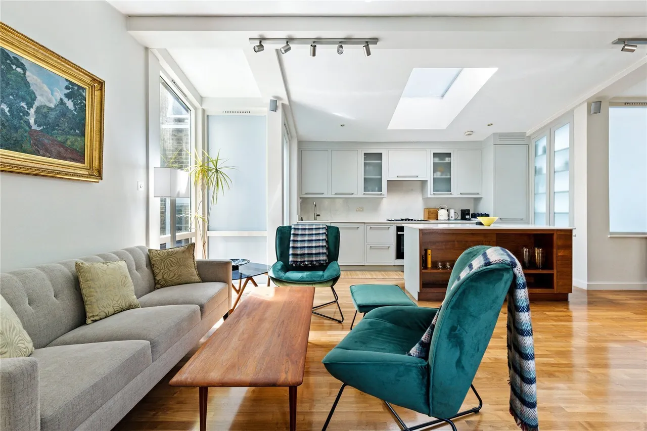 Royal Crescent Mews, London, W11, photo 8