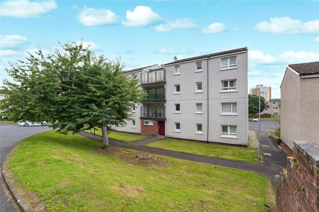2 bed flat for sale — Wellington Street, GREENOCK, Renfrewshire, PA15