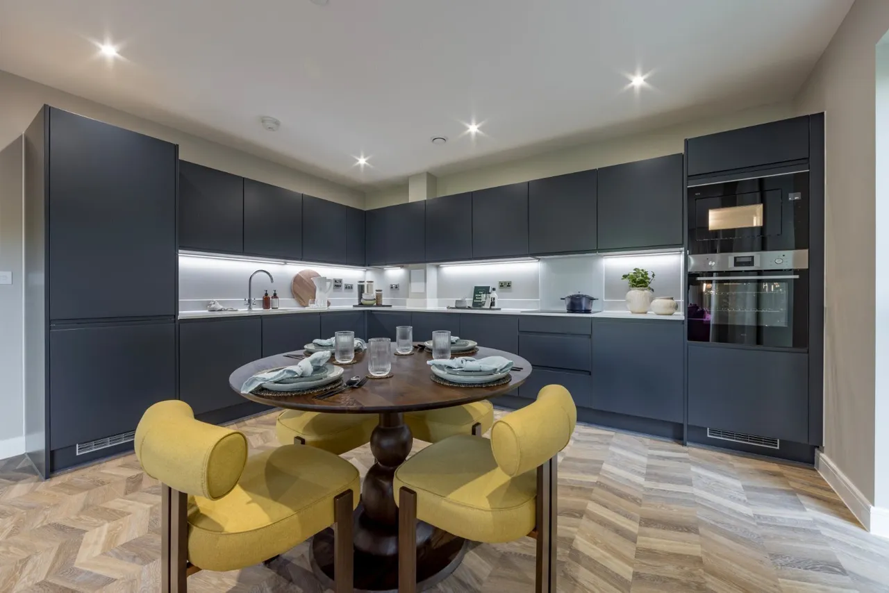 Garrett Lane, London, SW18, photo 5