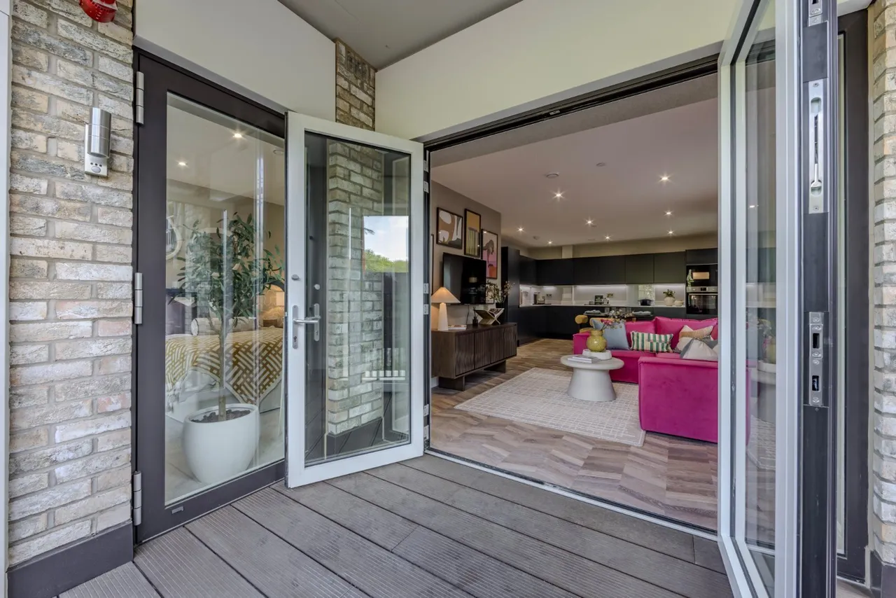 Garrett Lane, London, SW18, photo 3