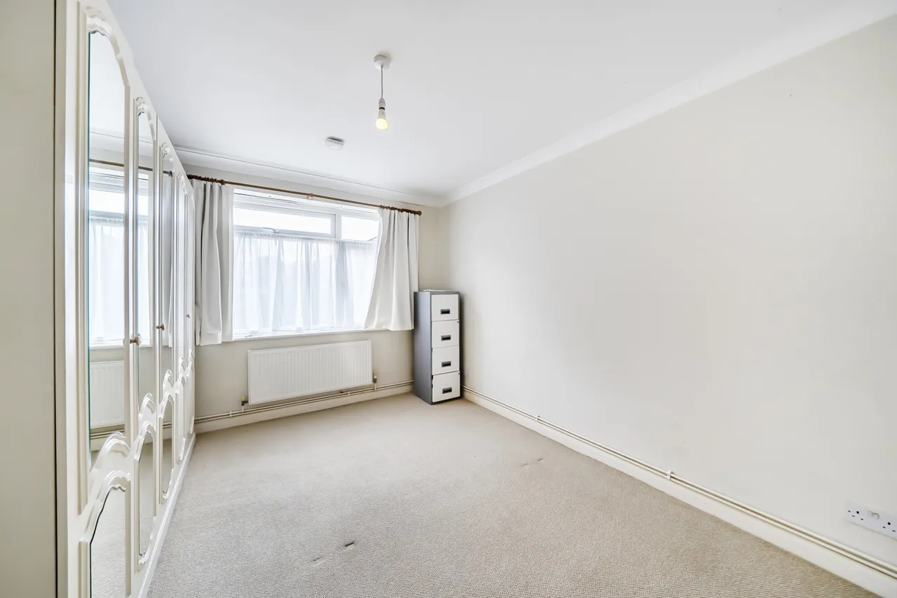 Victoria Road, Ruislip, HA4, photo 15