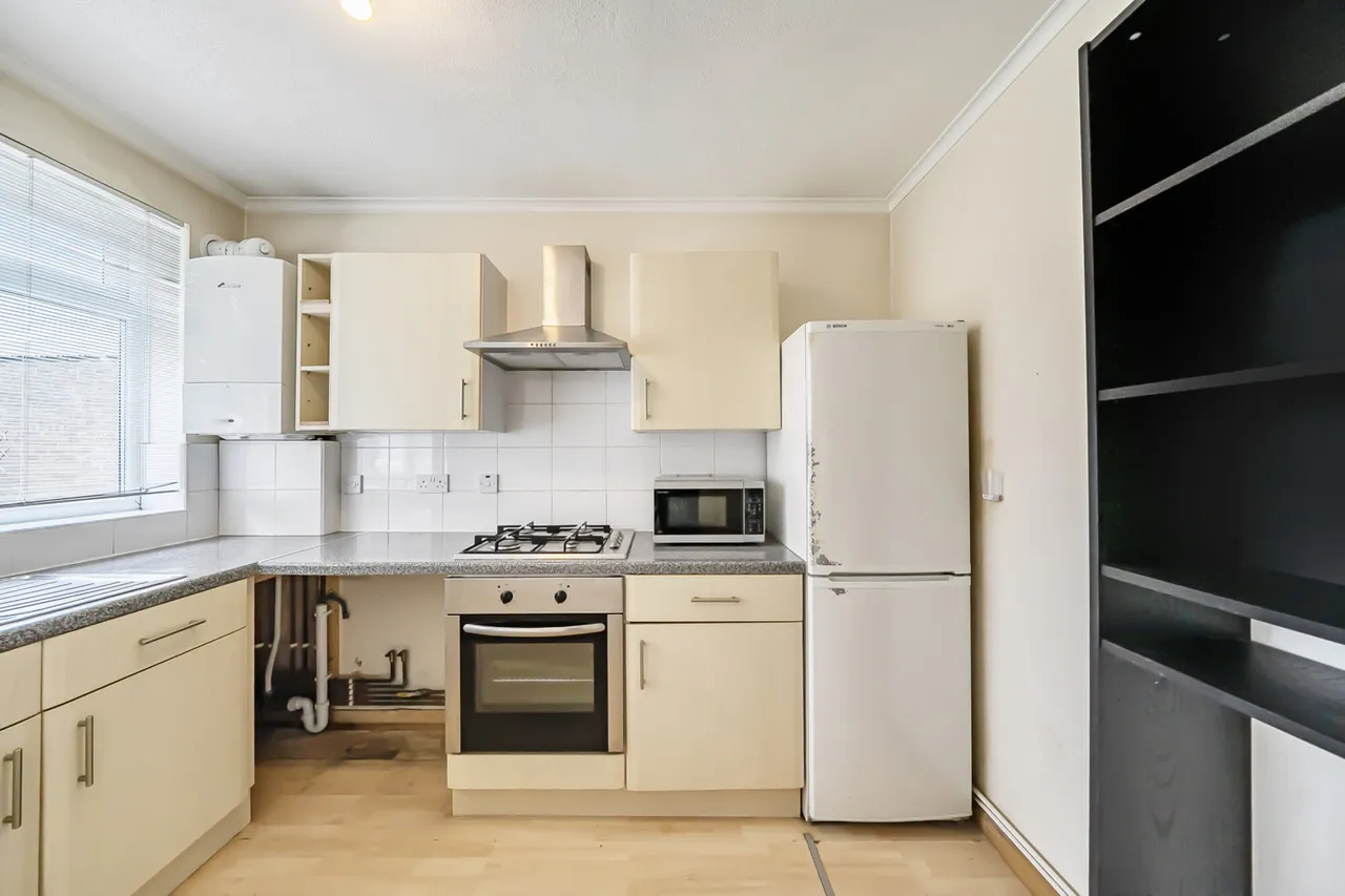 Victoria Road, Ruislip, HA4, photo 18