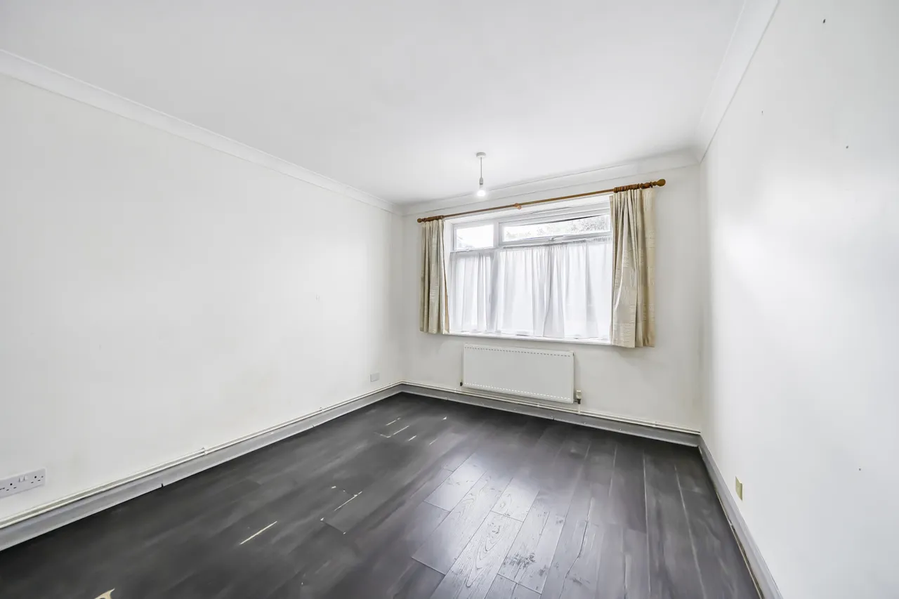 Victoria Road, Ruislip, HA4, photo 8