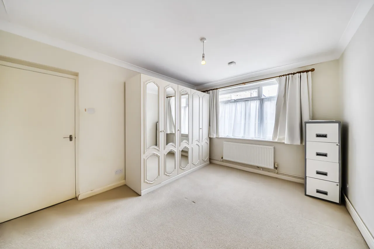 Victoria Road, Ruislip, HA4, photo 14
