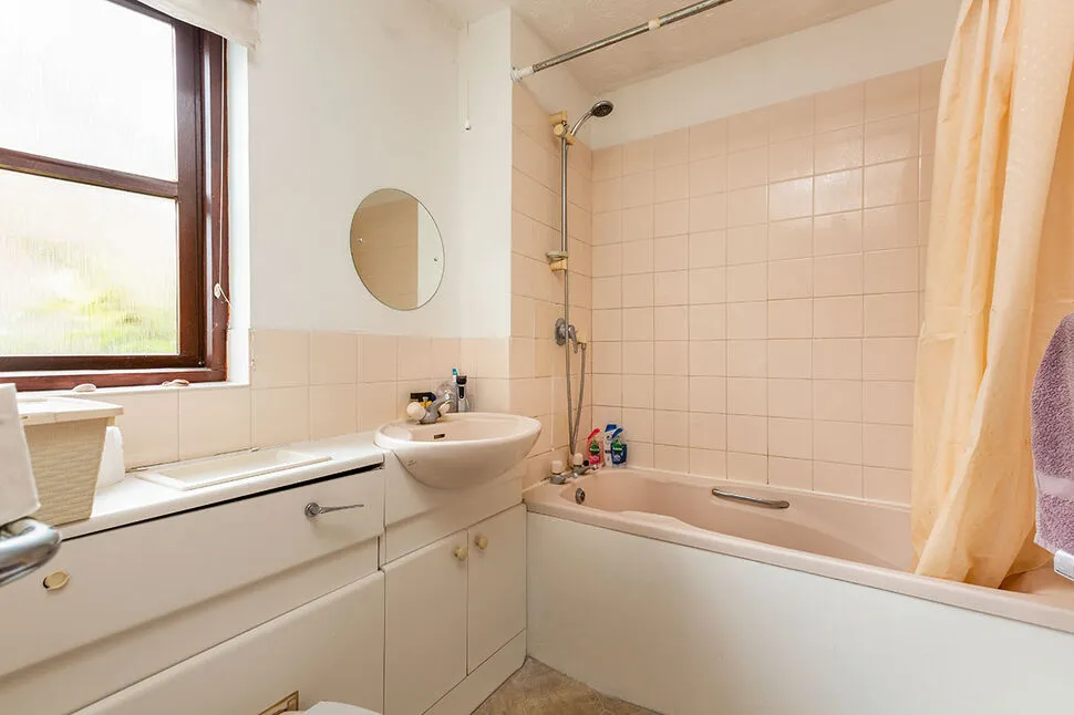 Maypole Road, Gravesend, Kent, DA12, photo 7