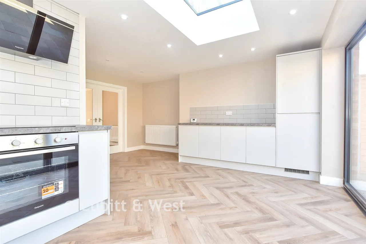 Prinsted Crescent, Portsmouth, PO6, photo 2