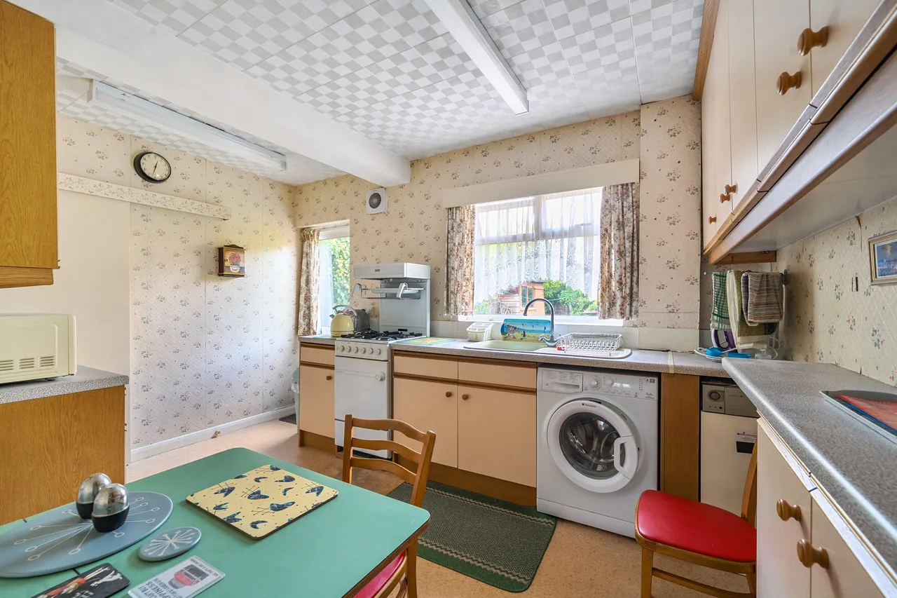 Clovelly Close, Ickenham, UB10, photo 8